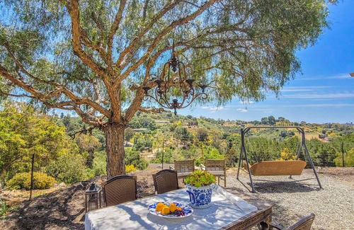 Fallbrook House | Beverly's Hilltop Retreat