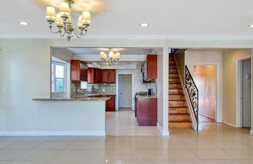 Pico - Robertson House | Beverly STAR-HIT house