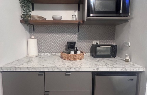 Rio Piedras Apartment | Beverlysixtyfive Cozy Aparment