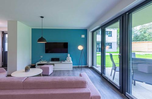 Krakow am See Apartment | Bewusstsein - Modernes Apartment mit Terrasse, Walk-In-Dusche & Wellnesszugang