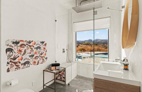 Pioneertown House | Beyond - Walk to Red Dog & Pappy's