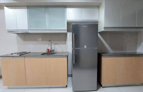 Guadalupe Nuevo Condo | BGC Chic Convert-able 1-bedroom condo in Prime location