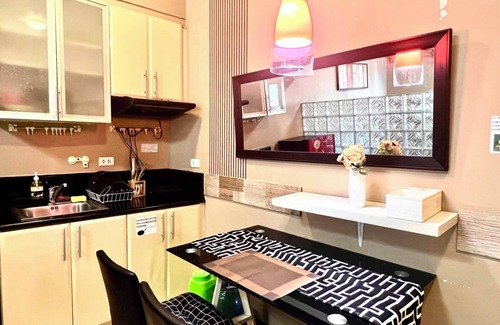 Pinagsama Apartment | BGC McKinley Center Prime Accommodations