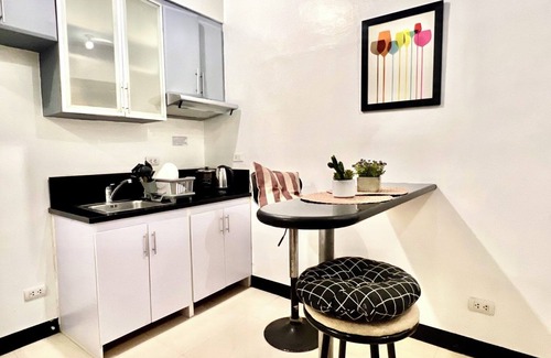 Pinagsama Apartment | BGC McKinley Center Prime Accommodations