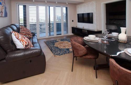 Century City Apartment | BGS Luxury -Two-bed -Nine Palms