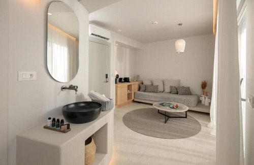 Naxos Town Apartment | BH044 - C - Suite Naxos