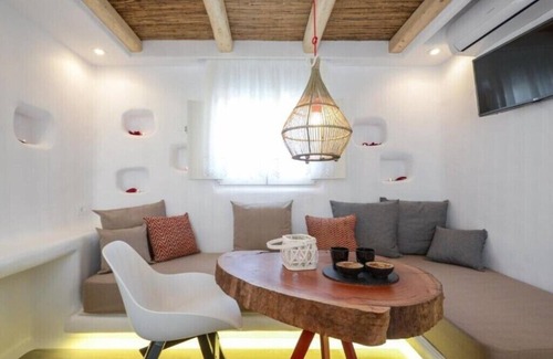 Plaka Apartment | BH096 - C - Suite Naxos