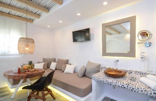 Plaka Apartment | BH096 - C - Suite Naxos