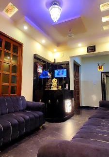 Varanasi Hotel | Bhagyashree Guest House 2 KM to Vishwanath Temple, Ganga Ghat Parking Available