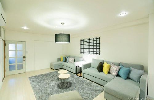 Hiroshima City Centre Apartment | bHOTEL Marumasa - Spacious next to PeacePark Family Condo Up to 13 P