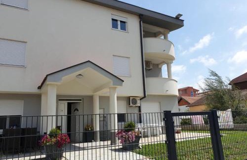 Bregvija Apartment | Biševo Apartmani