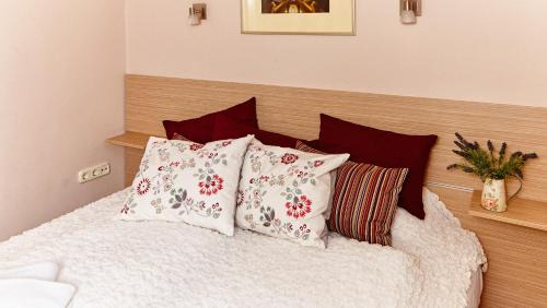 Orszagut Bed & Breakfast | BI&BI