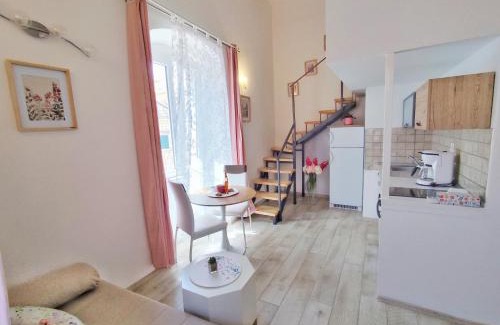 Cavtat Apartment | Bianchi's flower