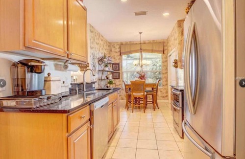Lakeside Plantation House | Bicycle/Walking Community - Health Spa Relaxing Home