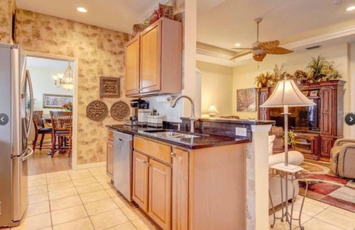 Lakeside Plantation House | Bicycle/Walking Community - Health Spa Relaxing Home
