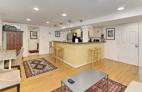Petworth Apartment | Big 1/1 with REAL kitchen, steps2metro, amenities