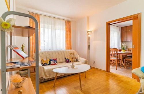 Zagreb Apartment | Big 4 bedroom apartment with private parking