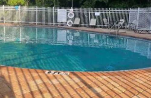 Gainesville House | Big 4-bedroom home minutes from North Fl, Shands, Oaks Mall & Ben Hill Stadium