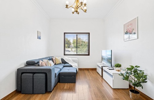 West Ryde House | Big and Comfortable 3 Bedrooms Home