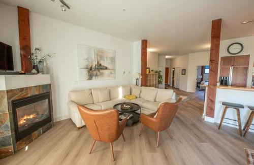 Ucluelet House | Big Beach Escape - Ucluelet - Sleeps 6 - Pet Friendly