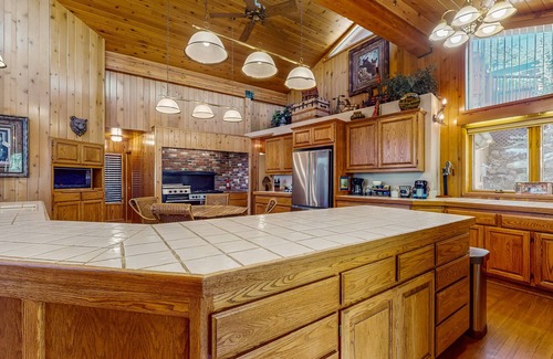 Fawnskin Cabin | Big Bear 7th Heaven #714
