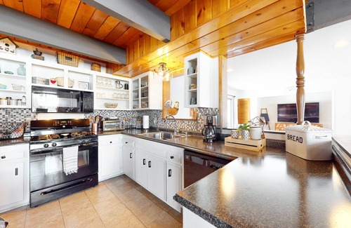 Big Bear City Cabin | Big Bear Bungalow #643