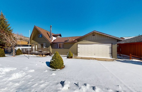Big Bear City Cabin | Big Bear Bungalow #643