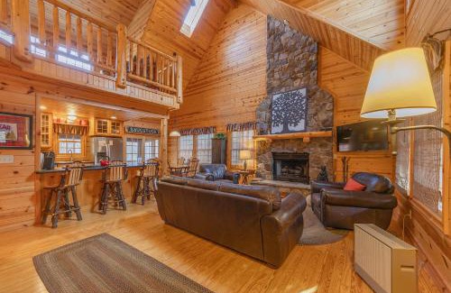 Saugatuck House | Big Bear Cabin - Cabin Getaway - Private hot tub - Community Pool!