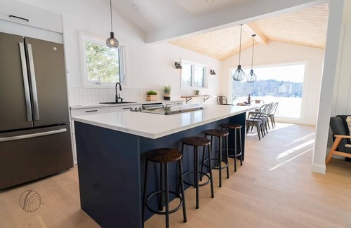 Saint-Didace House | Big Bear | hot tub | bord Lac Thomas