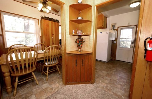Peter Pan House | Big Bear Lake 3Bdr Cabin Rental Pets Friendly (max 2 pets per stay)