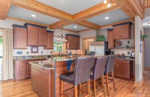 Waynesville House | Big Bear Lodge-Hot tub-Gazebo-Million dollar Views