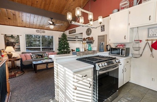 Upper Moonridge Cabin | Big Bear Moonridge Cabin