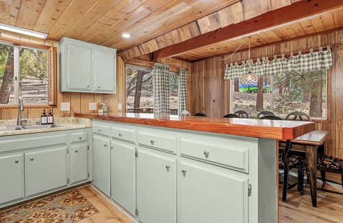 Whispering Forest Cabin | Big Bear Moose House