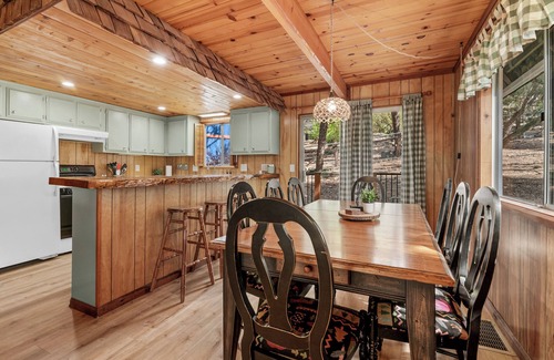 Whispering Forest Cabin | Big Bear Moose House