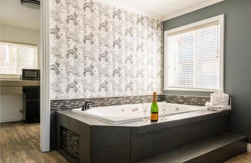 Big Bear Lake Hotel | Big Bear Spa Suites