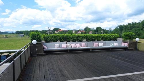 Metlika Apartment | BIG BERRY KOLPA - KIWI mobile house, Metlika