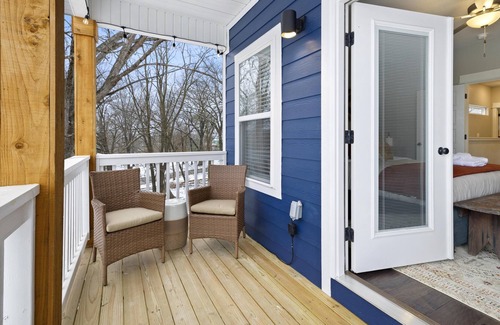 Downtown House | Big Blue on Main-hot Tub-less Than 1 Mi to Square