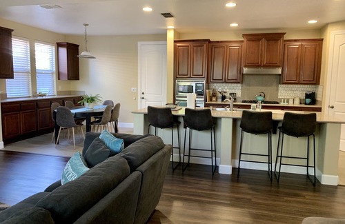 Folsom House | Big, Bright Bidwell Beauty in Folsom