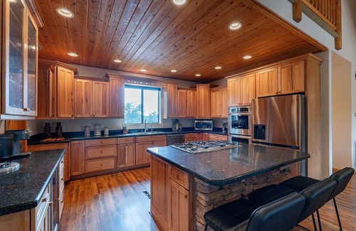 Payson Cabin | Big Buck Lodge: 2 Acre Secluded Escape to Luxury and Nature in Payson