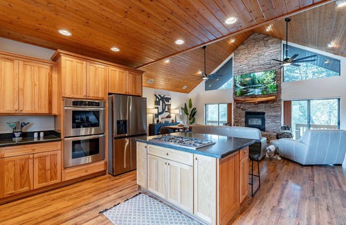 Payson Cabin | Big Buck Lodge: 2 Acre Secluded Escape to Luxury and Nature in Payson