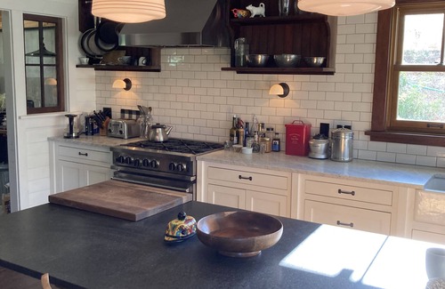 Middletown House | Big Canyon Farmhouse - Near Harbin Hotsprings