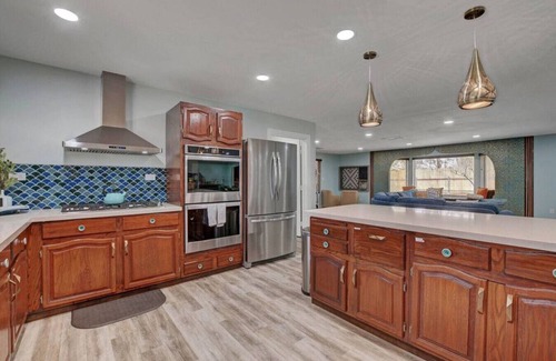 North Las Vegas House | Big Compound | Pool + Hot Tub| Game Room|Sleeps 16