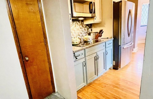 Parma Other | Big Creek Castle Retreat- 5 BR, 1acre next to the Metroparks-5 mi to Cle Airport