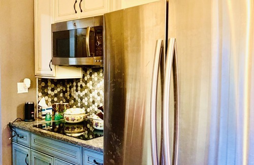 Parma Other | Big Creek Castle Retreat- 5 BR, 1acre next to the Metroparks-5 mi to Cle Airport