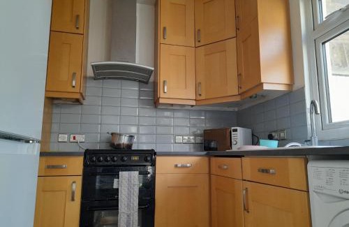 Crofton Park House | Big ensuite room with shower and rest room and good garden view
