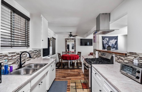Port Hueneme House | Big family friendly space, 3 bedrooms near beaches!