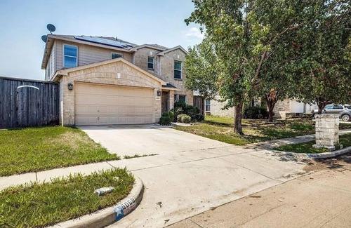 Fort Worth House | Big family house in Fort Worth close to Hwy 820