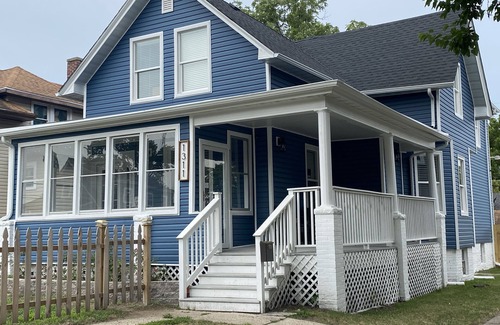Michigan City House | Big Family House 5 Minutes from Lake Michigan/Blue Chip Casino/Brewery/Wineries!