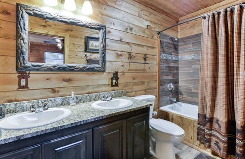 Branson Cedars Cabin | Big Game Lodge | 4 Bed, 4 Bath