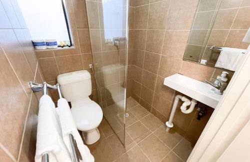 Westbourne Park House | big group entire house 15 beds